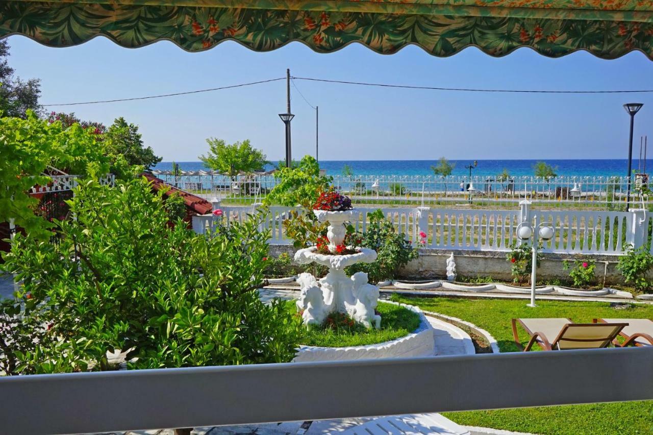 Villa Fofo - Beautiful Sea Front Villa With 650M2 Garden Nea Kallikrateia Εξωτερικό φωτογραφία
